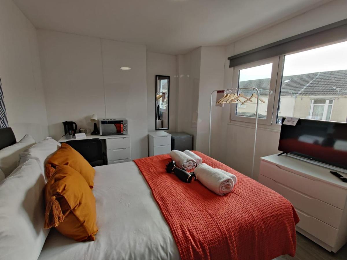 Double Ensuite Rooms Swansea Exterior foto